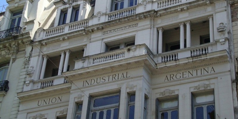 La UIA pide reformas que reduzcan “el costo argentino”