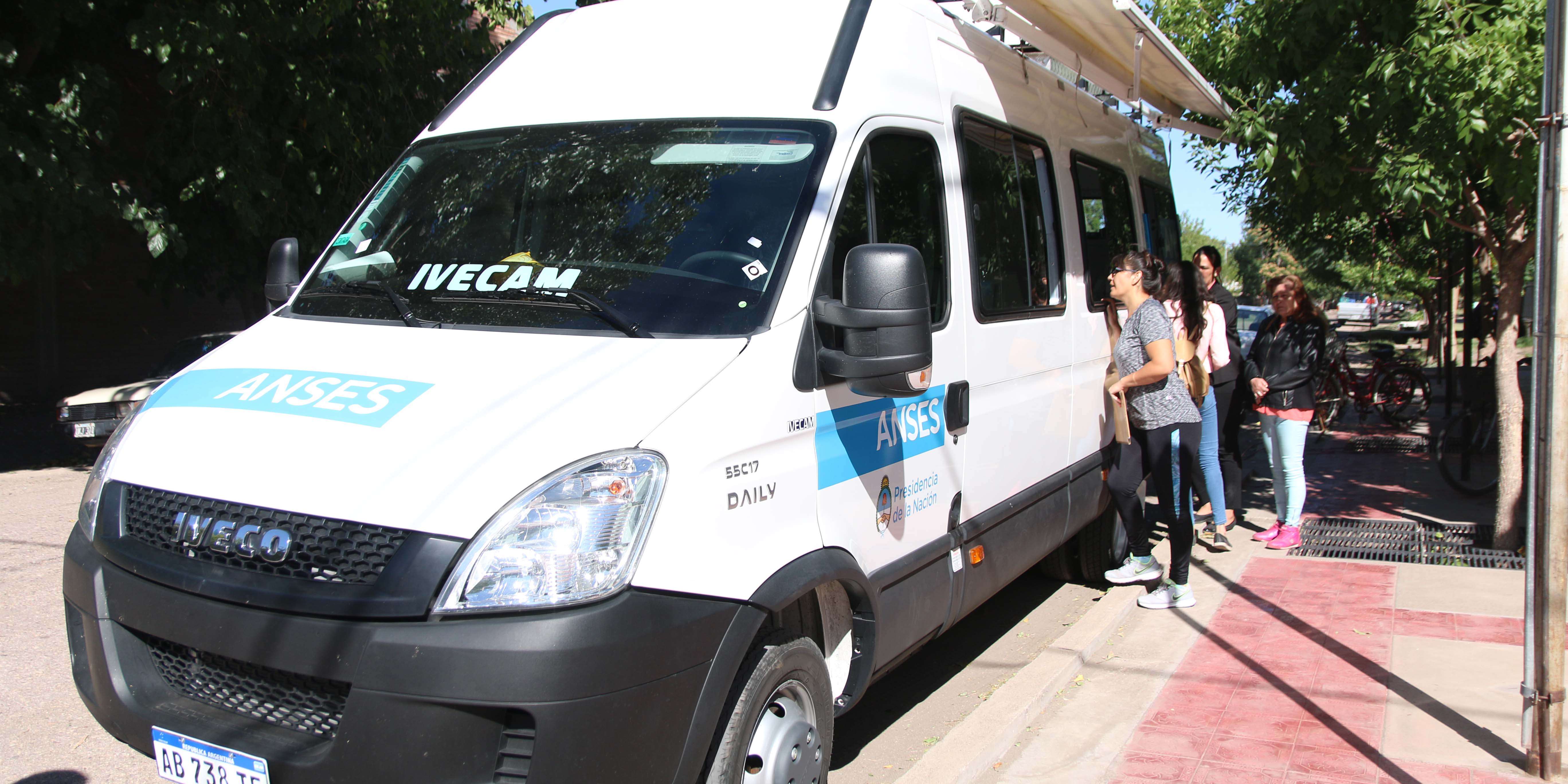 La Unidad Móvil de Anses atendió en Bowen