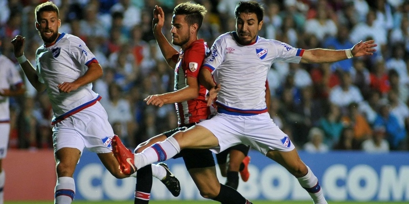 Estudiantes consiguió un valioso empate frente a Nacional