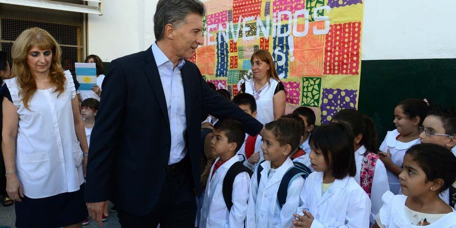 Macri inaugura el ciclo lectivo en Corrientes y se enfrenta a un paro nacional de Ctera