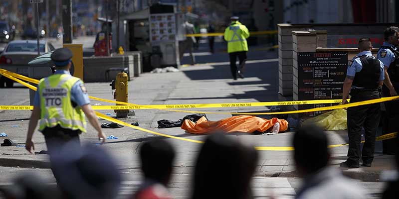 Asciende a diez muertos y quince heridos por el atropello masivo en Toronto
