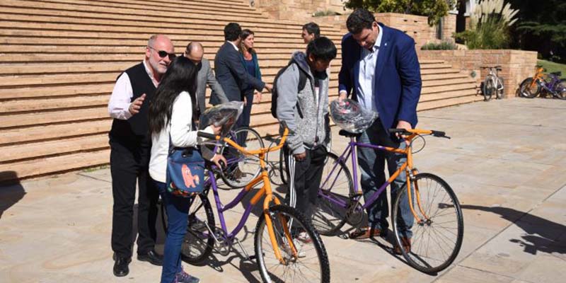 La Provincia continúa entregando bicicletas recuperadas