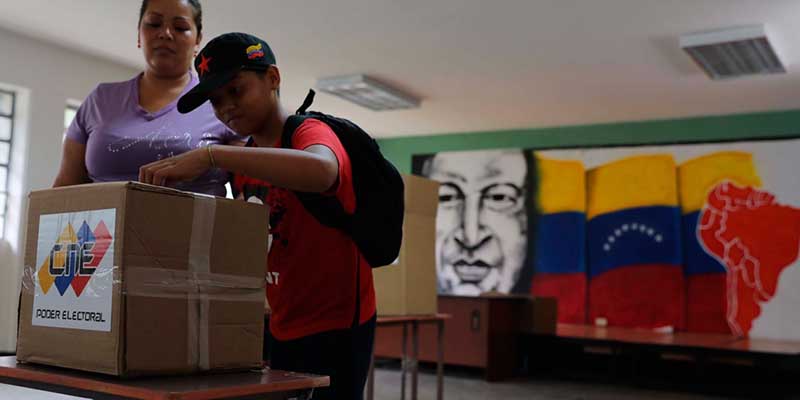 El país vivió una jornada electoral sin violencia pero con poca movilización