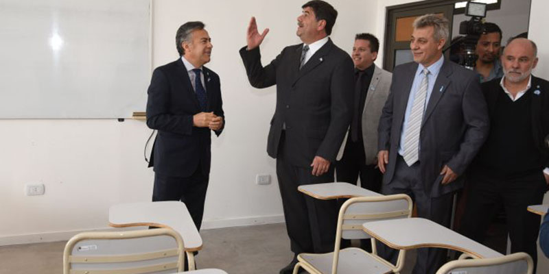 Cornejo inauguró aulas en el Centro Universitario del Este