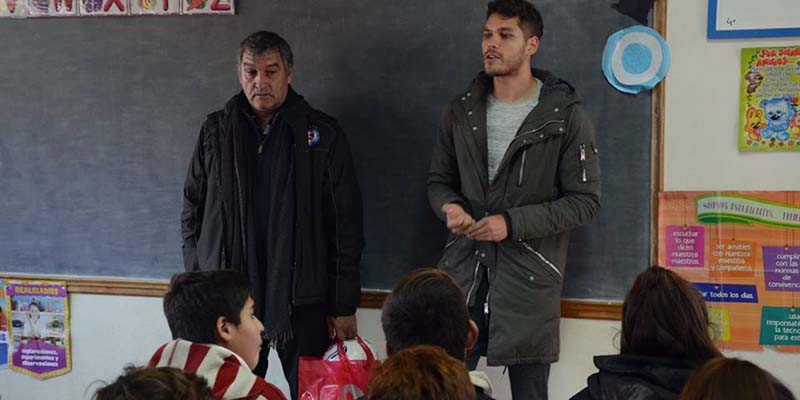 Nicolás Freire visitó la escuela Alas Argentinas