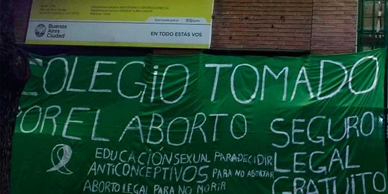 Estudiantes porteños evalúan tomas de colegios por los cambios en la ley