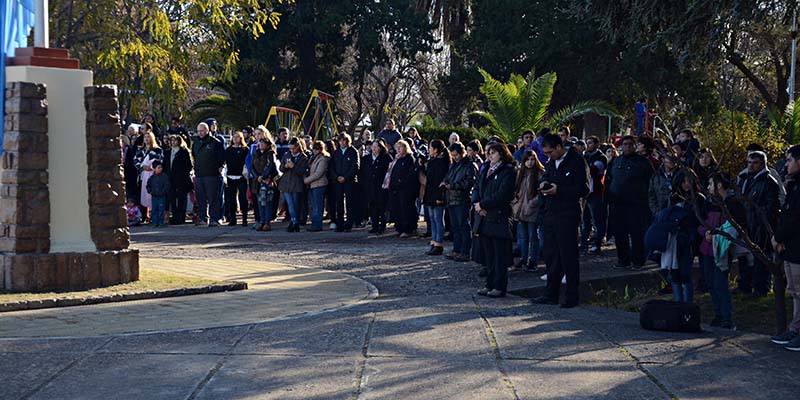 En Oeste se realizaron los actos por el Día de la Bandera