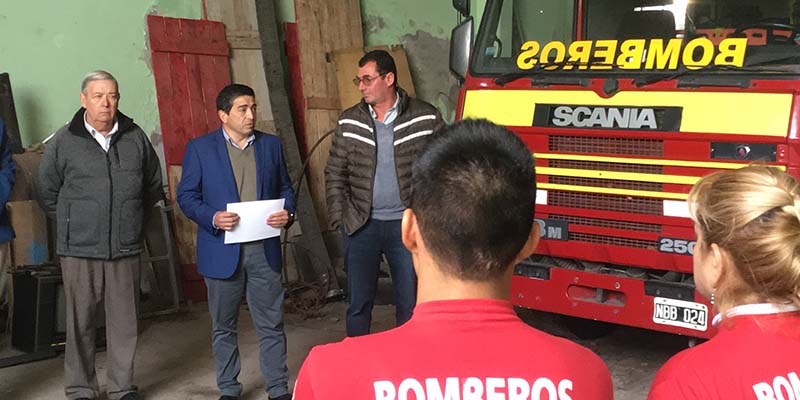 Entregaron un subsidio para bomberos voluntarios