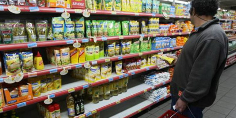 Por los precios y las tarifas, el consumo caerá aún más en el segundo semestre