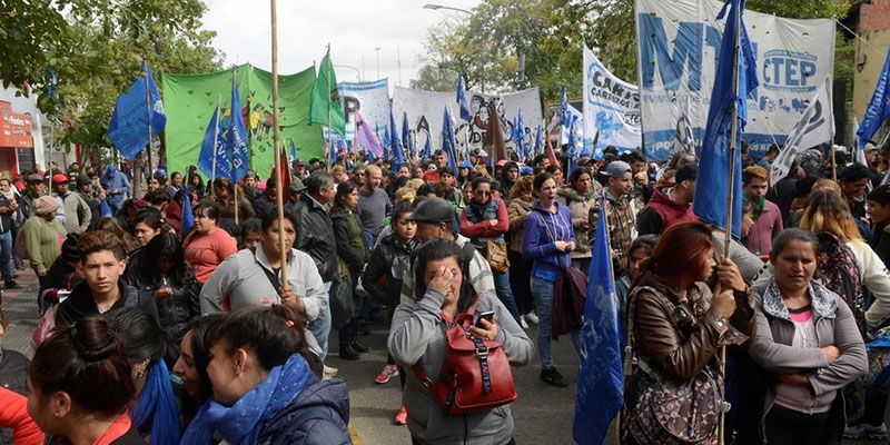 Para reducir la tensión social, el Gobierno retoma el diálogo con los piqueteros