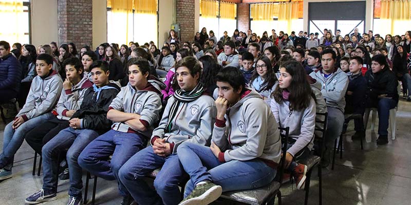 Entregaron un termotanque solar en la escuela Técnica Enore Demonte de Bowen