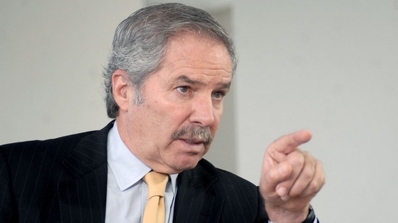Felipe Solá pidió al Gobierno no acatar las exigencias del FMI “o reviviremos el 2001”
