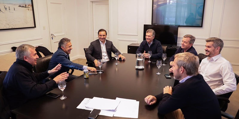 Mauricio Macri convocó a Olivos a Alfredo Cornejo por la interna entre la UCR y Elisa Carrió