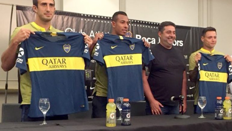Boca presentó a sus refuerzos en Estados Unidos, pero no se baja del mercado