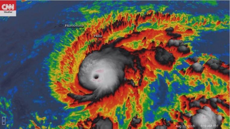 Alarma en Hawai: el peligroso huracán Lane de categoría 4 se acerca al archipiélago