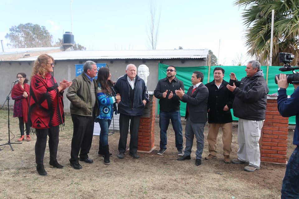 El Dr Juan Stella recibió un emotivo homenaje