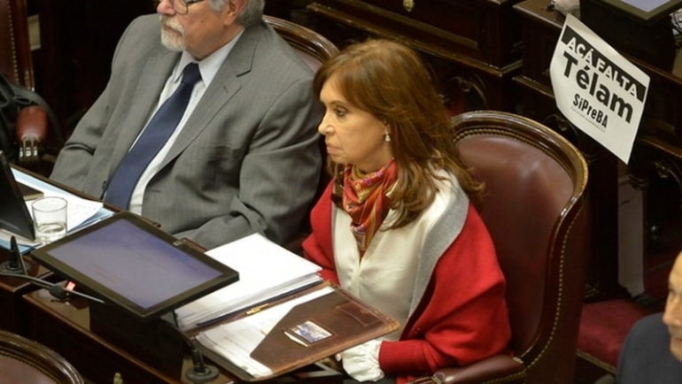 El Senado debate si autoriza los allanamientos a Cristina Kirchner