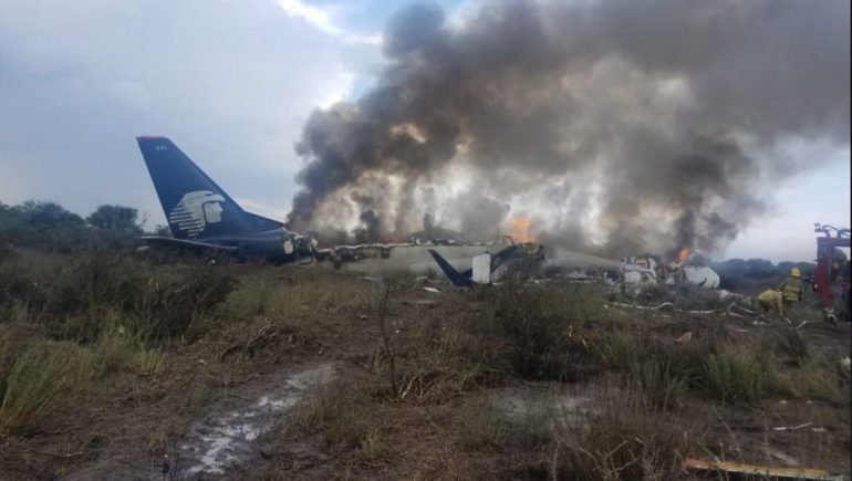 Se desplomó un avión de Aeroméxico en el aeropuerto de Durango