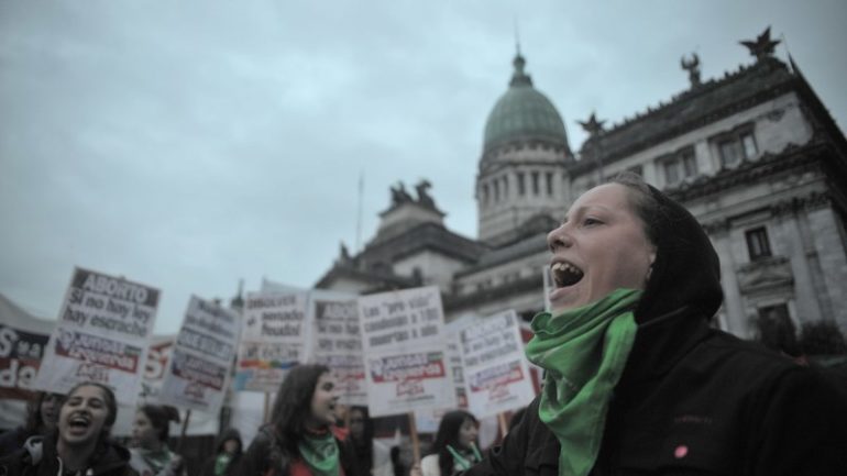 Con tendencia casi irreversible, el Senado debatirá hoy la ley de aborto legal