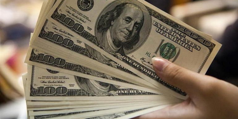 En medio de la campaña electoral, el dólar marca récords en Brasil