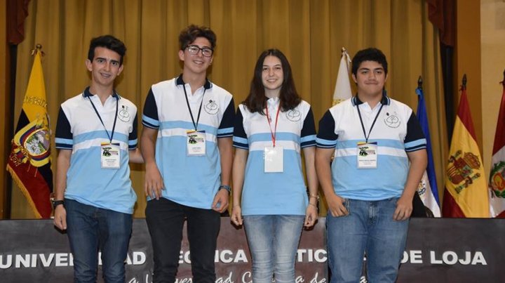 Joven estudiante premiada en concurso de biología