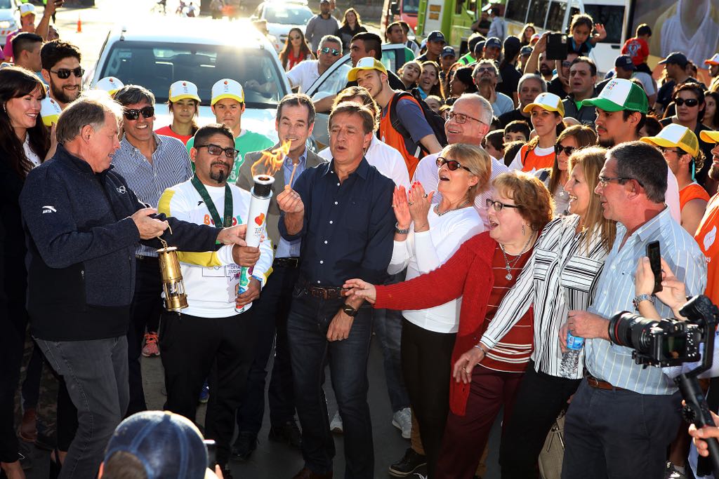 Alvear estuvo presente en el recorrido de la antorcha
