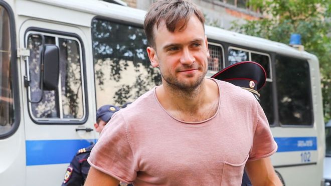 Quién es Pyotr Verzilov, el miembro de Pussy Riot “envenenado” en Rusia dos meses después de su protesta en el Mundial