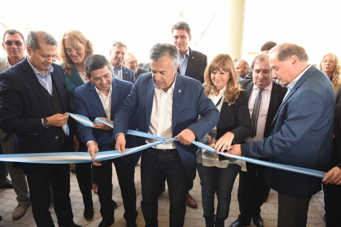 Alfredo Cornejo participó de la inauguración del Centro de Salud en Bowen
