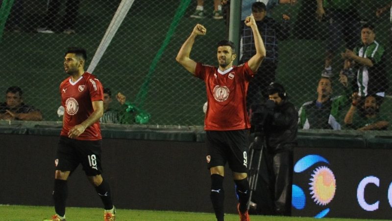 Independiente supo jugar con un hombre menos y rescató un punto en Banfield