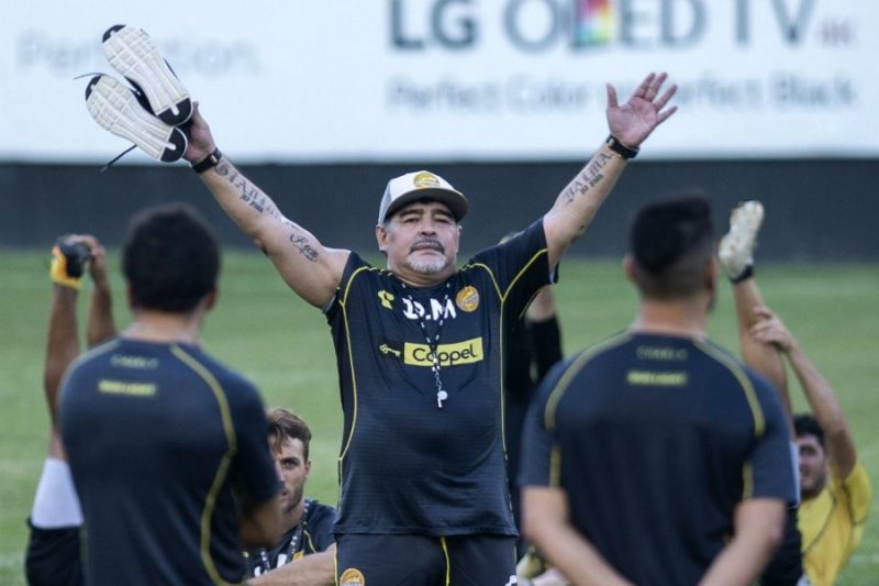 Maradona: “Sería un honor dirigir en mi país”