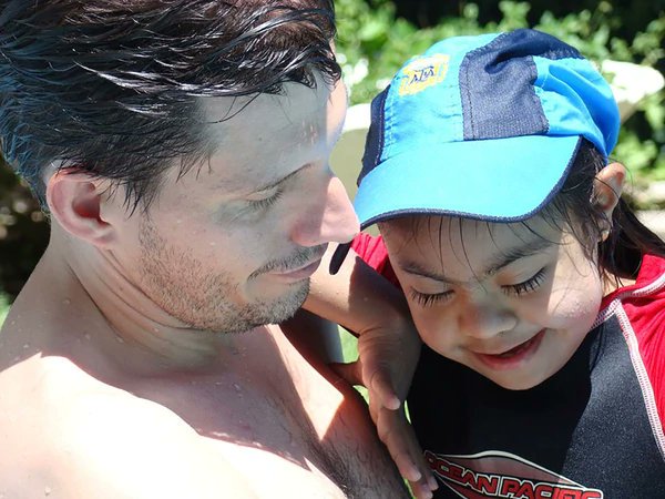 Tenía 5 años y vivía en un Hogar: la historia de la nena con síndrome de down que por fin encontró una familia