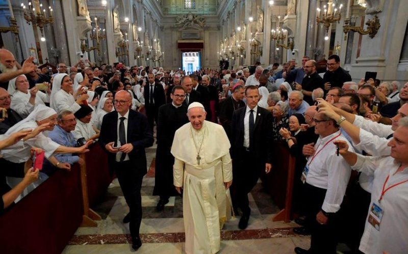 El papa Francisco le quitó la calidad de sacerdote al cura chileno Cristian Precht, condenado por pedofilia
