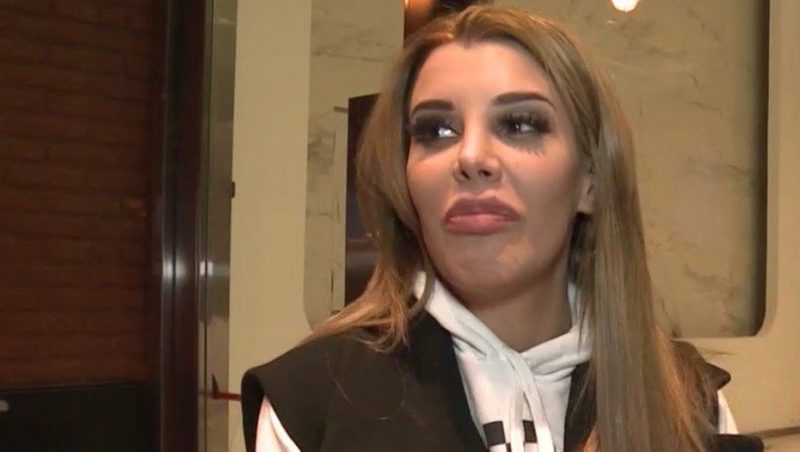 Charlotte Caniggia apareció en público con su “nueva cara” y provocó comentarios