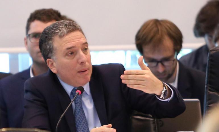 Nicolás Dujovne desmintió en Diputados que el Gobierno analice dolarizar la economía