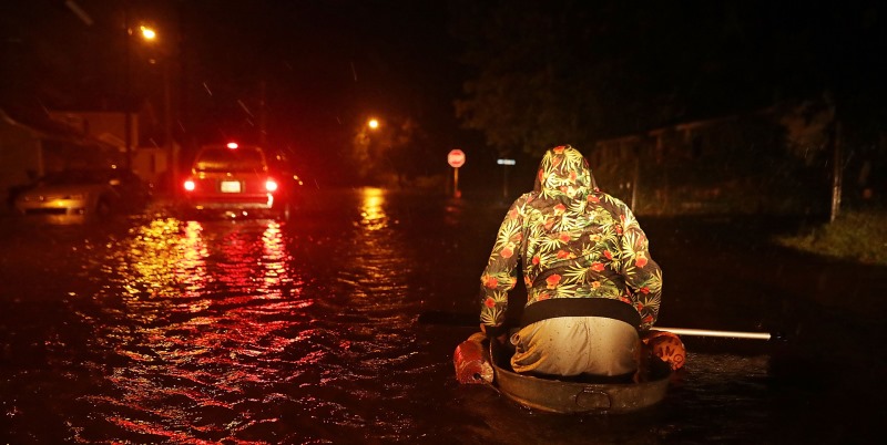 Una noche de terror y una mañana bajo agua: las fotos del impacto del huracán Florence