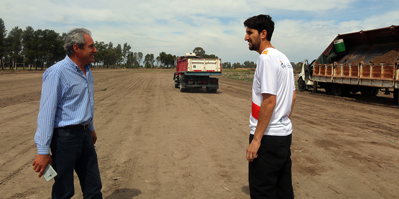 Avanza la obra para la concreción de la cancha de hockey de Alvear