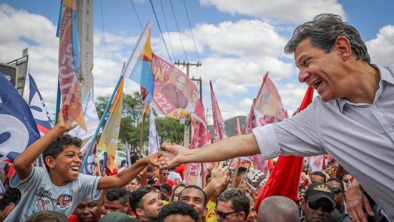 Elecciones en Brasil: Bolsonaro y Haddad se consolidan como favoritos