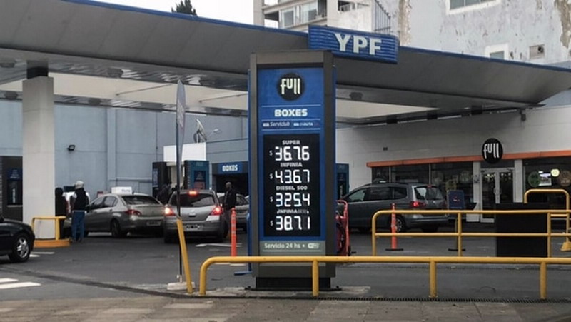 YPF subió 9,5% los precios y la premium ya cuesta más de $43