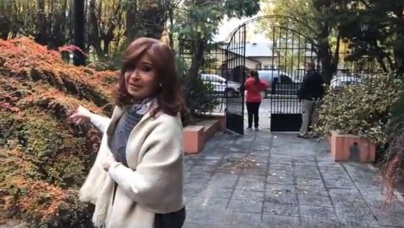 “Casa tomada”: Cristina Kirchner mostró cómo quedó su propiedad de El Calafate tras los allanamientos