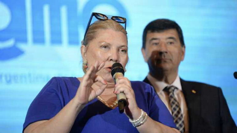 Elisa Carrió: “Si quieren hacer el golpe, a Macri y a mí nos van a sacar muertos de la Casa Rosada”