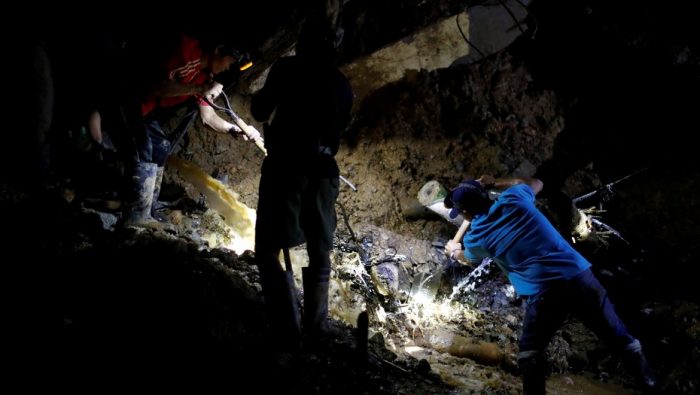 Tifón Mangkhut: carrera contrarreloj para encontrar a mineros sepultados por un alud