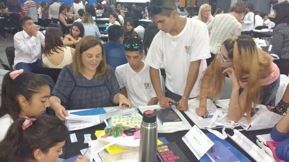 Alumnos tradujeron al braille un texto de Liliana Bodoc