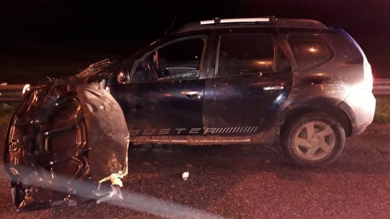 Un hombre atropelló a un delincuente “tirapiedras” y fue atacado a cuchillazos por sus cómplices cuando se detuvo para asistirlo