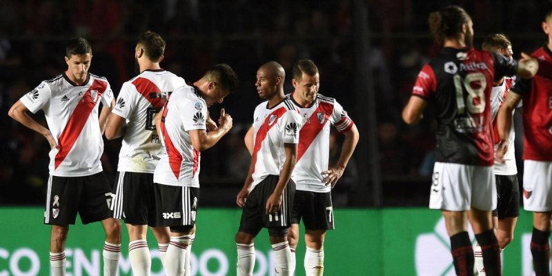 Colón sorprendió a River y le quitó el invicto