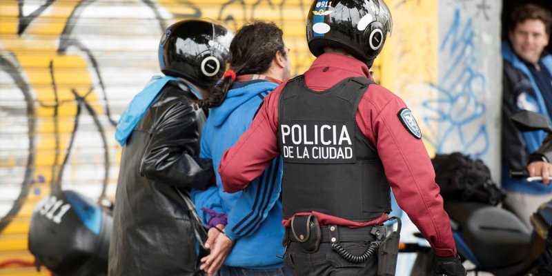 “La voluntad del Gobierno es expulsar a los extranjeros que rompen el contrato de confianza”, aseguró el director de Migraciones