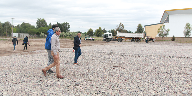 Esperan inaugurar la cancha de hockey en noviembre