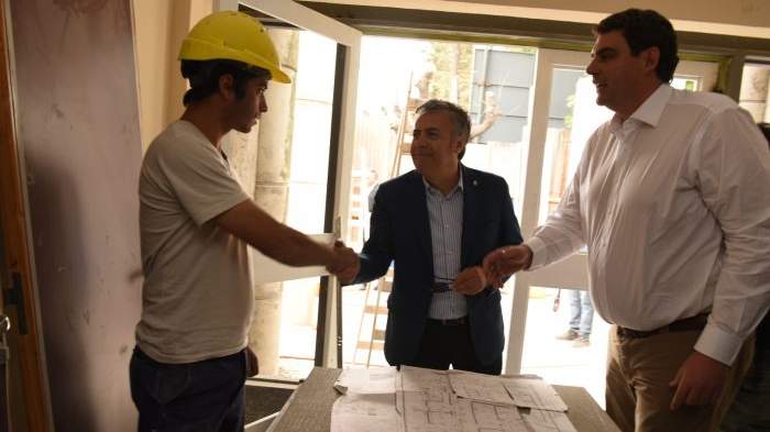 El Gobernador recorrió las obras del Centro de Salud de Salto de las Rosas