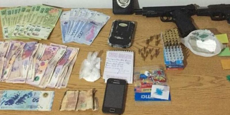 Desbarataron un “quiosco” narco que funcionaba en la casa de un presunto barra del Tomba