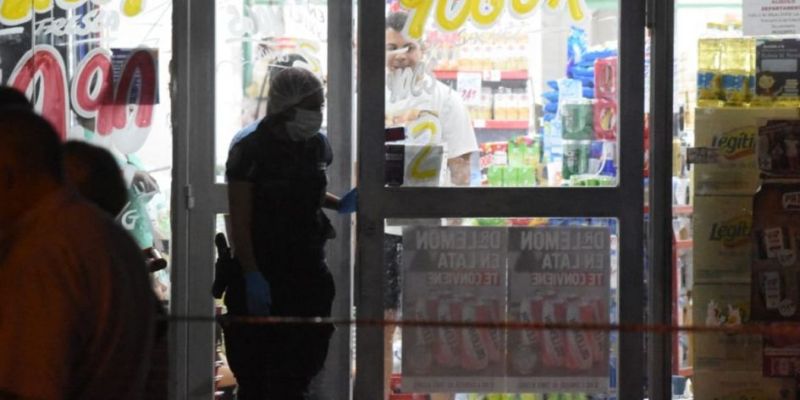 Un presunto ladrón murió tras ser reducido por empleados de un mercadito de Los Corralitos