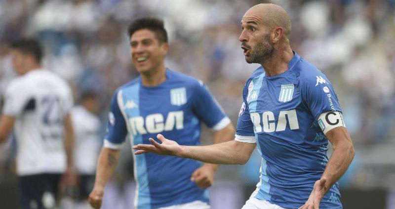 Racing mira a todos desde arriba